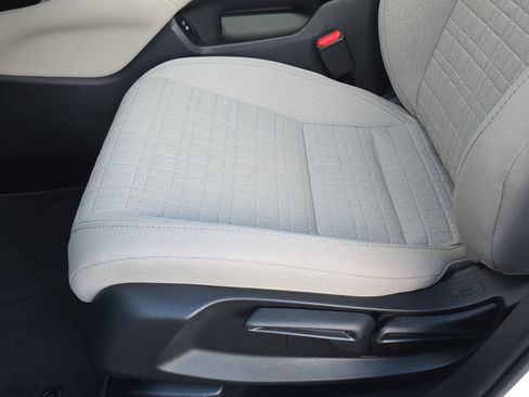 Certified 2025 Honda HR-V LX image 27