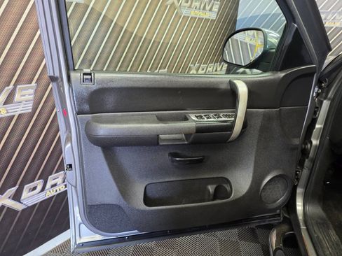 Used 2009 GMC Sierra 1500 SLE w/ Power Pack Plus AWD/4WD image 18