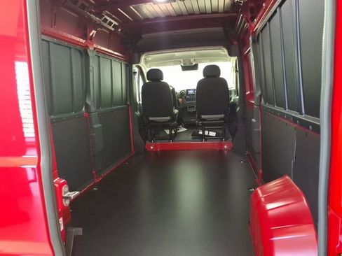 Used 2025 RAM ProMaster 2500 w/ Convenience Group FWD image 8