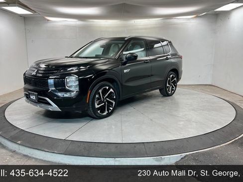 Used 2024 Mitsubishi Outlander 4WD Plug-In Hybrid image 1