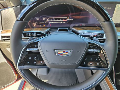 New 2026 Cadillac Vistiq Platinum w/ LPO, Floor Liner Package image 37