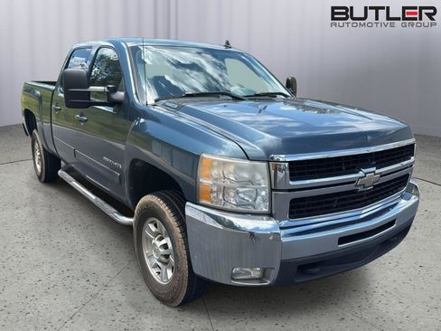 Used 2008 Chevrolet Silverado 2500 LTZ w/ Safety Package AWD/4WD image 2
