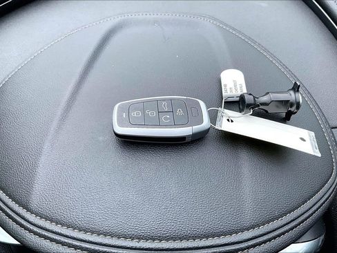 Used 2019 Chevrolet Impala Premier FWD image 12