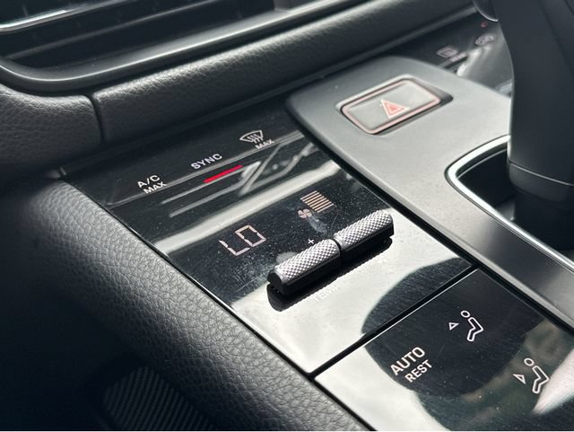Used 2023 Porsche Macan Turbo AWD/4WD image 26