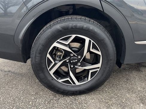 Used 2023 Kia Sportage LX image 9