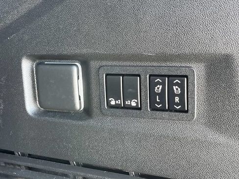 Used 2021 Chevrolet Tahoe Premier w/ Premium Package AWD/4WD image 22