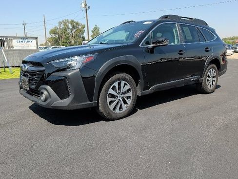Used 2023 Subaru Outback Premium AWD/4WD image 1