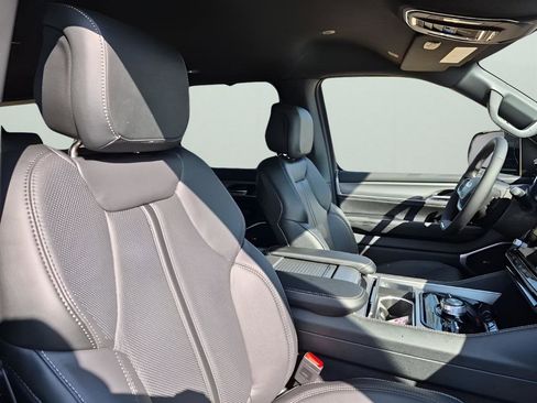 New 2026 Jeep Grand Wagoneer L Limited image 15