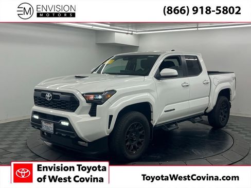 Used 2024 Toyota Tacoma TRD Sport image 1