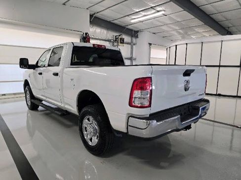 Used 2024 RAM 2500 Tradesman w/ Chrome Appearance Group AWD/4WD image 5
