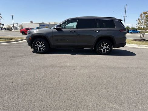 Used 2024 Jeep Grand Cherokee L Limited w/ Luxury Tech Group II image 2