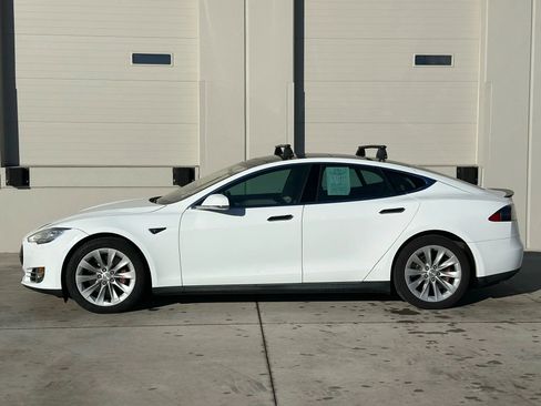 Used 2013 Tesla Model S image 2