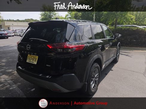 Used 2023 Nissan Rogue S AWD/4WD image 9