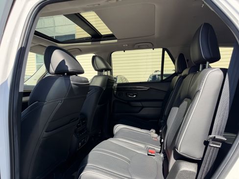 Used 2025 Honda Pilot Elite image 28