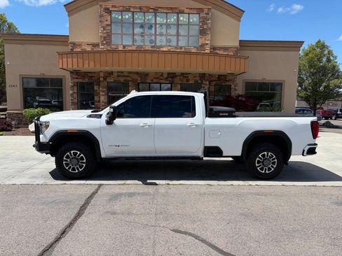 Used 2022 GMC Sierra 2500 AT4 AWD/4WD image 2