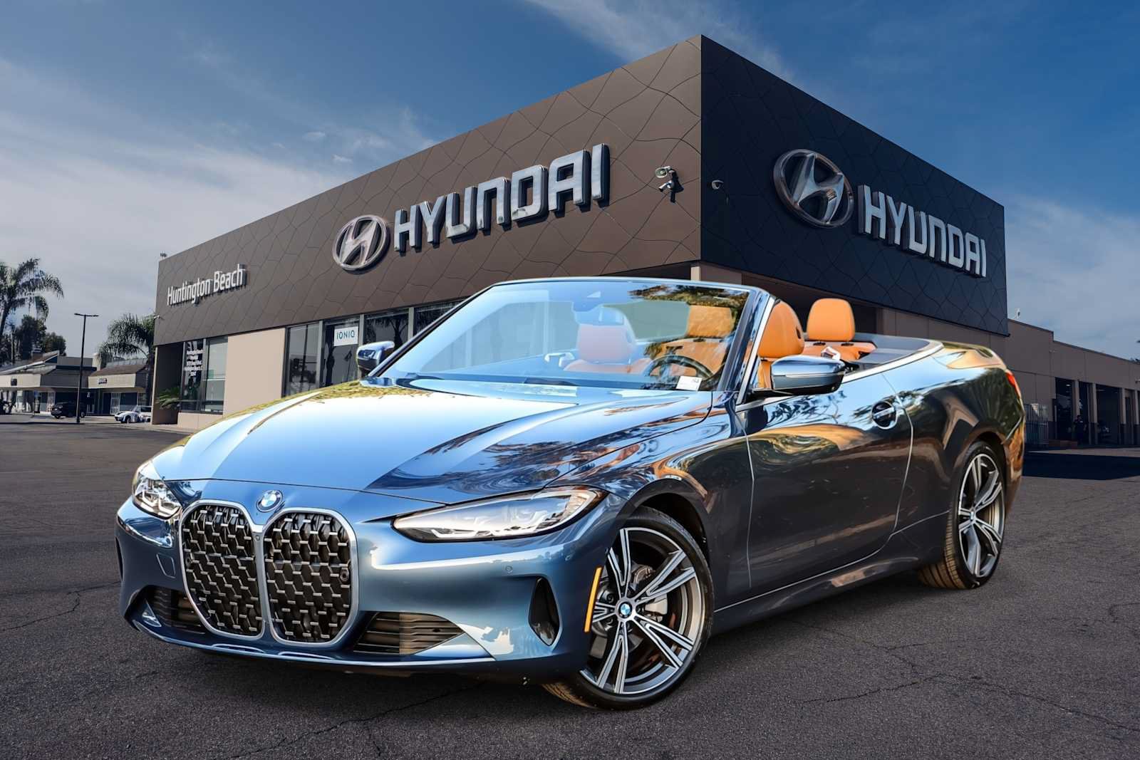Used 2024 BMW 430i Convertible w/ Premium Package RWD image 1