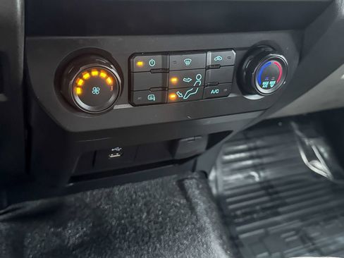 Used 2022 Ford F550 2WD Regular Cab Super Duty image 14