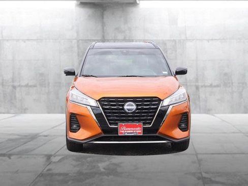 Used 2023 Nissan Kicks SR w/ SR Premium Package image 4