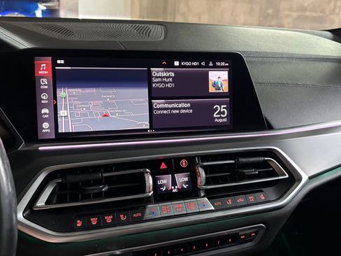 Used 2021 BMW X6 M50i w/ Premium Package AWD/4WD image 26