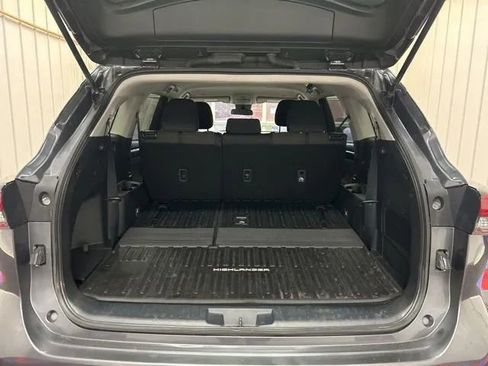 Used 2023 Toyota Highlander L AWD/4WD image 14