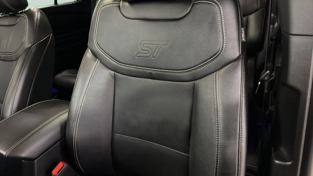Used 2023 Ford Explorer ST w/ Equipment Group 401A AWD/4WD image 19