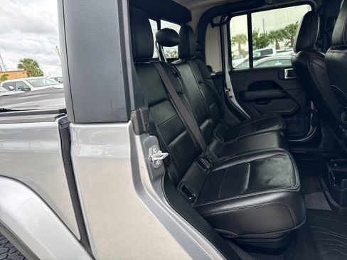 Used 2020 Jeep Gladiator Overland image 26