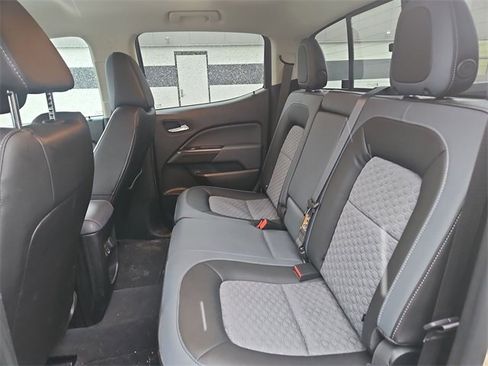 Used 2022 Chevrolet Colorado Z71 image 10