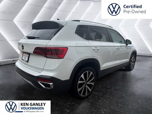 Used 2024 Volkswagen Taos SE FWD image 4
