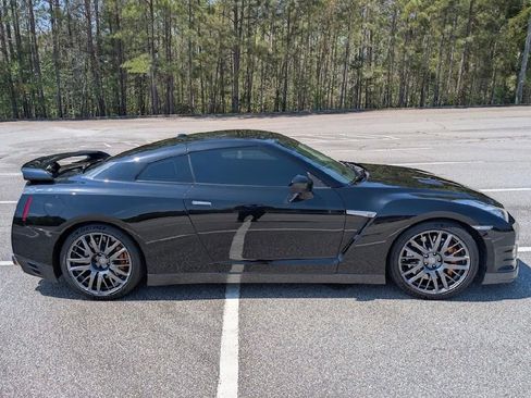 Used 2016 Nissan GT-R Premium AWD/4WD image 5