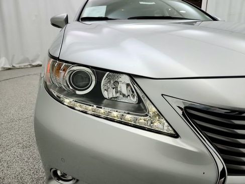Used 2014 Lexus ES 350 w/ Luxury Package image 28