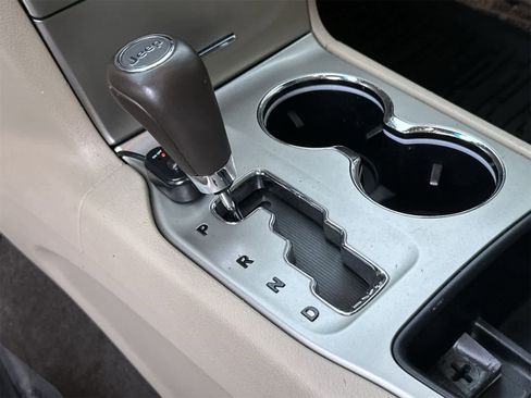 Used 2012 Jeep Grand Cherokee Overland image 20