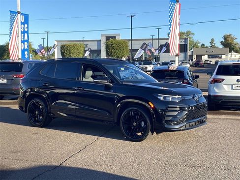 New 2026 Volkswagen Tiguan SE R-Line image 2