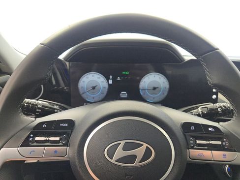 Used 2024 Hyundai Elantra Limited image 35