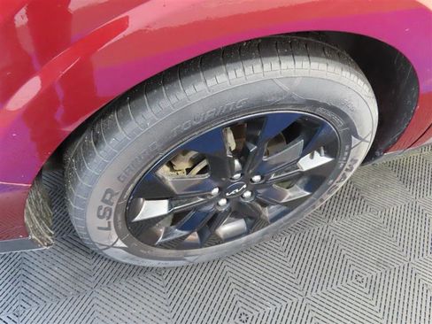 Used 2022 Kia Carnival SX Prestige image 8