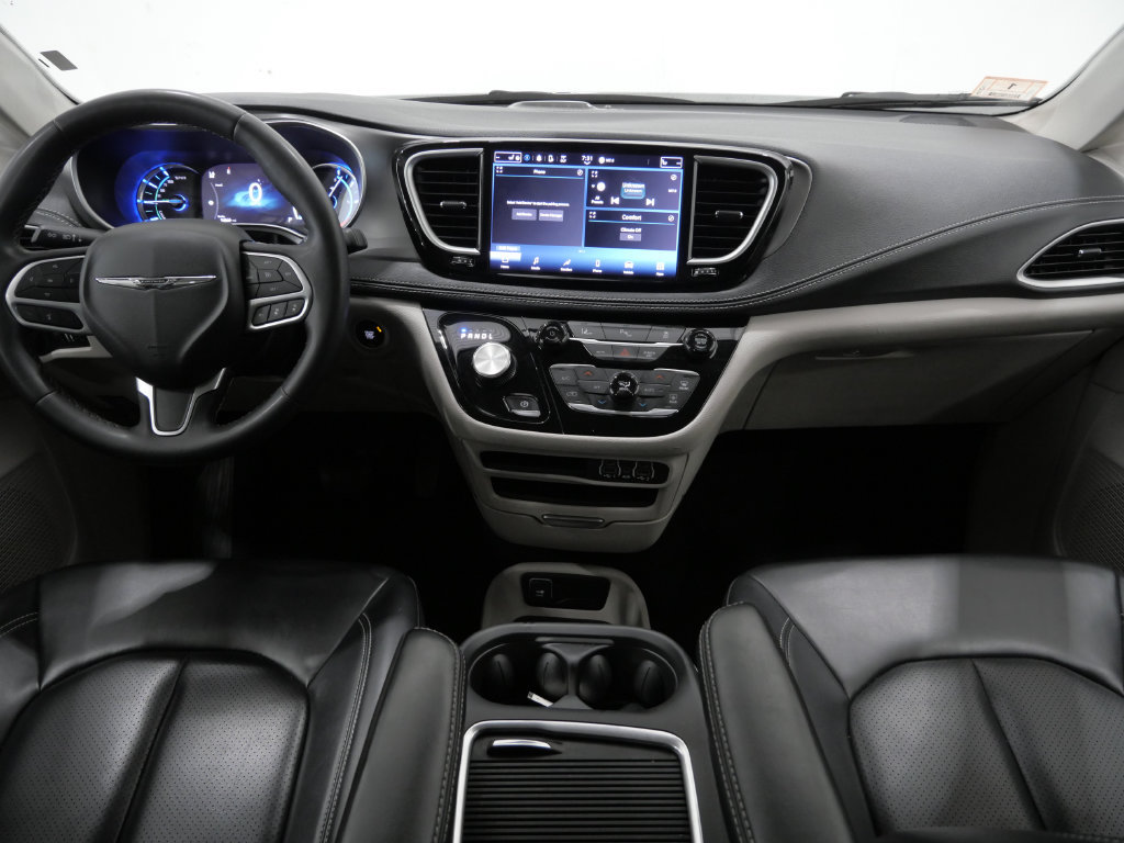 Used 2023 Chrysler Pacifica Touring-L FWD image 10
