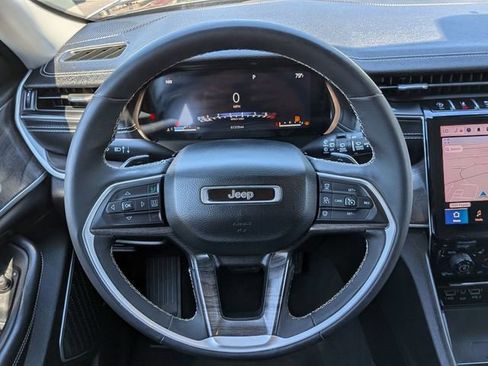 New 2023 Jeep Grand Cherokee Limited w/ Luxury Tech Group II AWD/4WD image 19