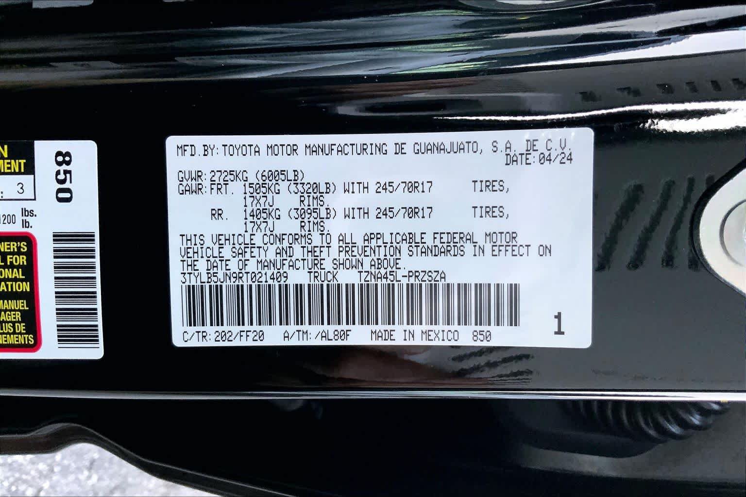 Used 2024 Toyota Tacoma SR5 AWD/4WD image 29