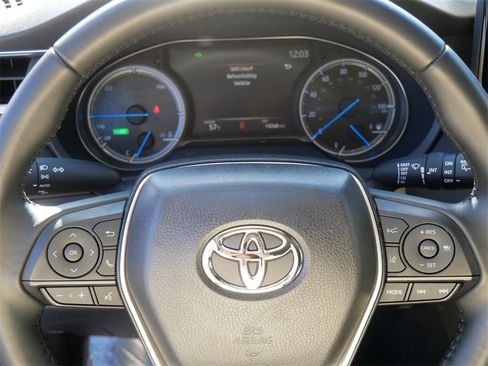 Used 2024 Toyota Venza LE image 28