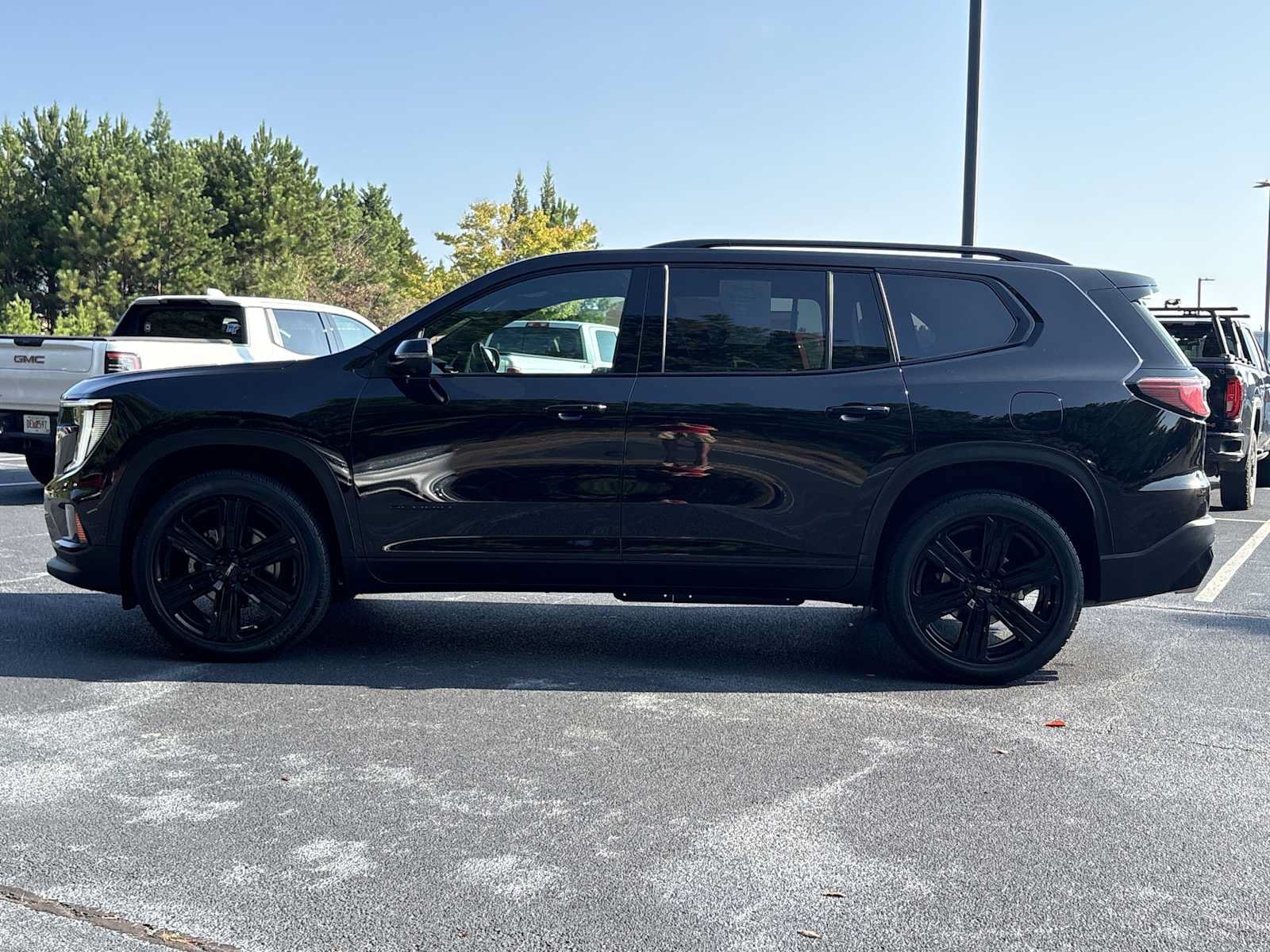 Used 2025 GMC Acadia Elevation w/ Elevation Premium Package FWD image 19