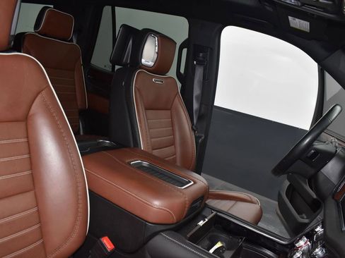 Used 2023 GMC Yukon Denali Ultimate image 39
