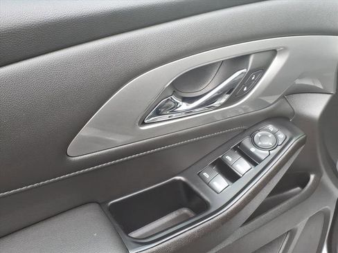Certified 2023 Chevrolet Traverse LT image 11