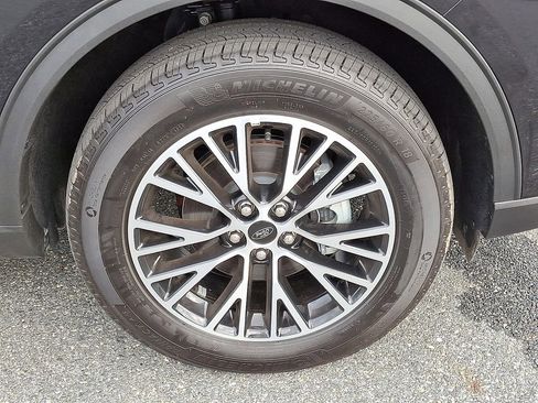 Used 2025 Ford Escape SE image 8