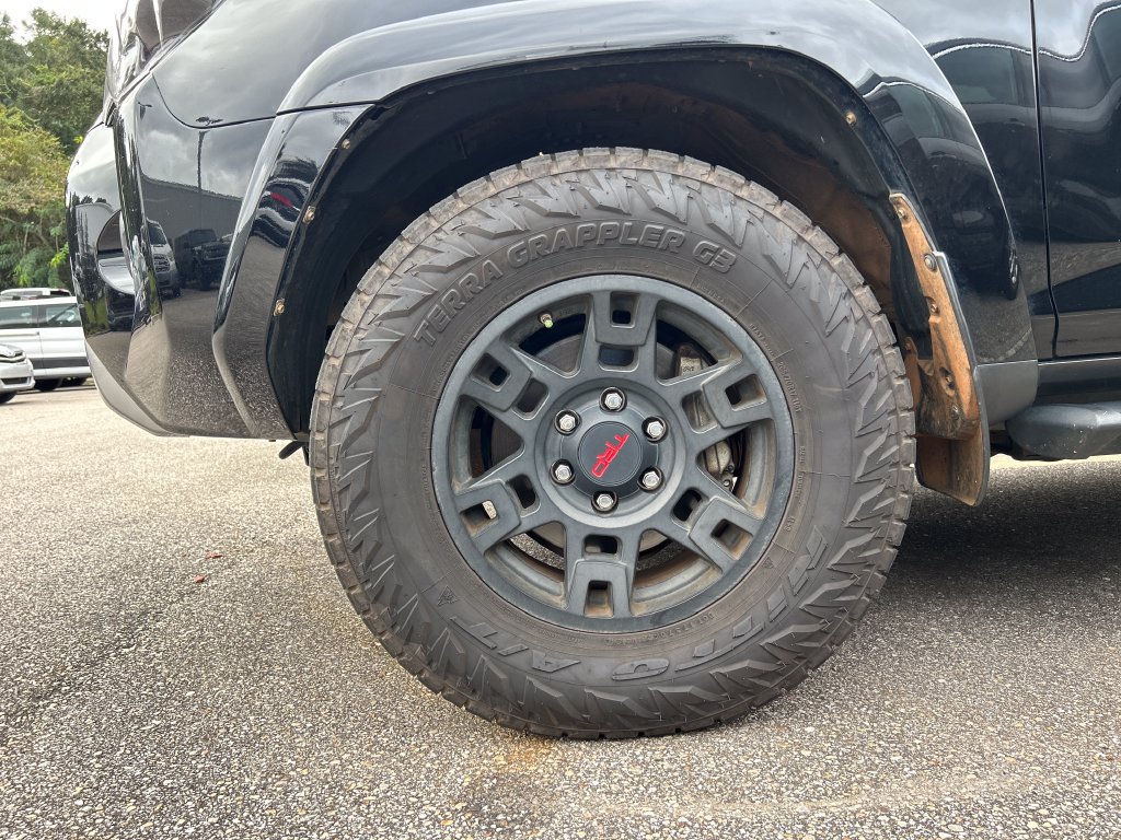 Used 2022 Toyota 4Runner TRD Off-Road Premium w/ Moonroof Package AWD/4WD image 6