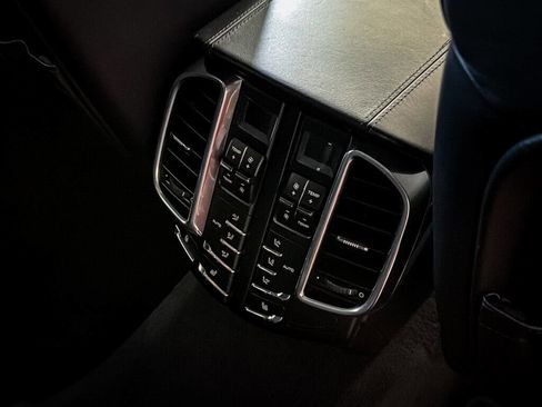 Used 2014 Porsche Cayenne Turbo S AWD/4WD image 27