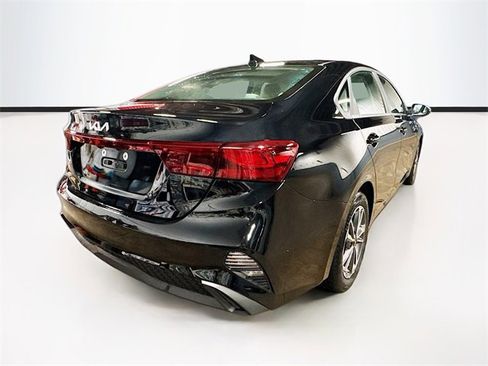 Used 2023 Kia Forte LXS w/ LXS Technology Package image 7