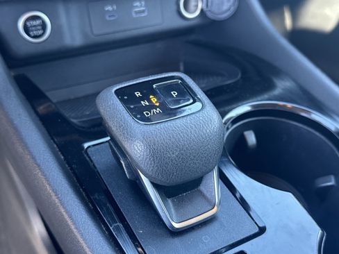 Used 2023 Nissan Rogue SV image 29