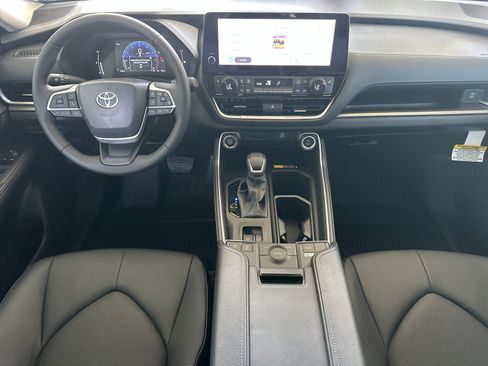 New 2026 Toyota Grand Highlander FWD image 12