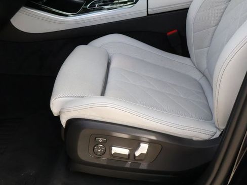 Used 2024 BMW X5 sDrive40i w/ M Sport Package RWD image 15