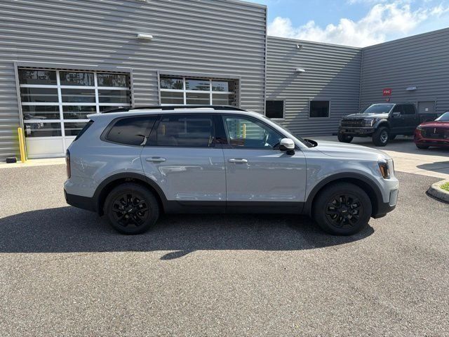 Used 2024 Kia Telluride SX Prestige X-Pro AWD/4WD image 3
