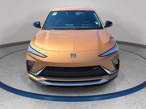 Used 2024 Buick Envista Sport Touring w/ Convenience I Package FWD image 2